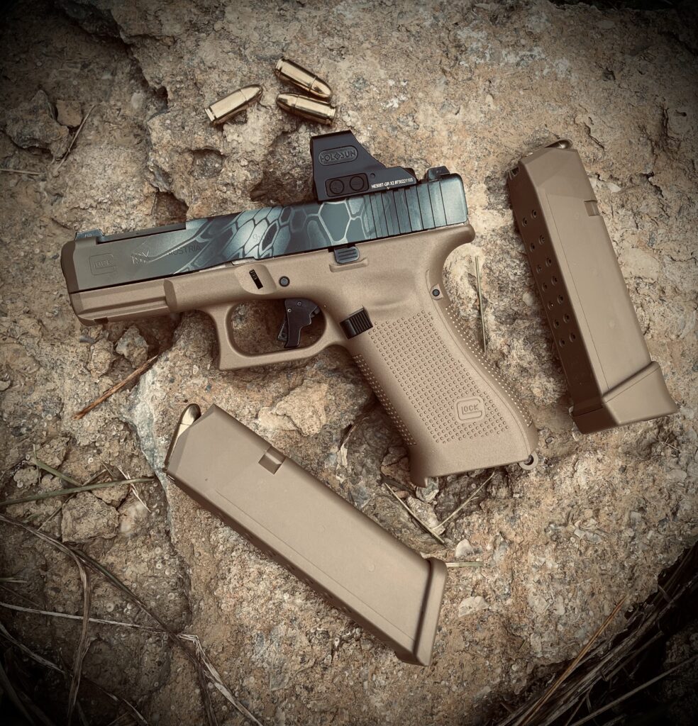 CUstom G19x Kryptek